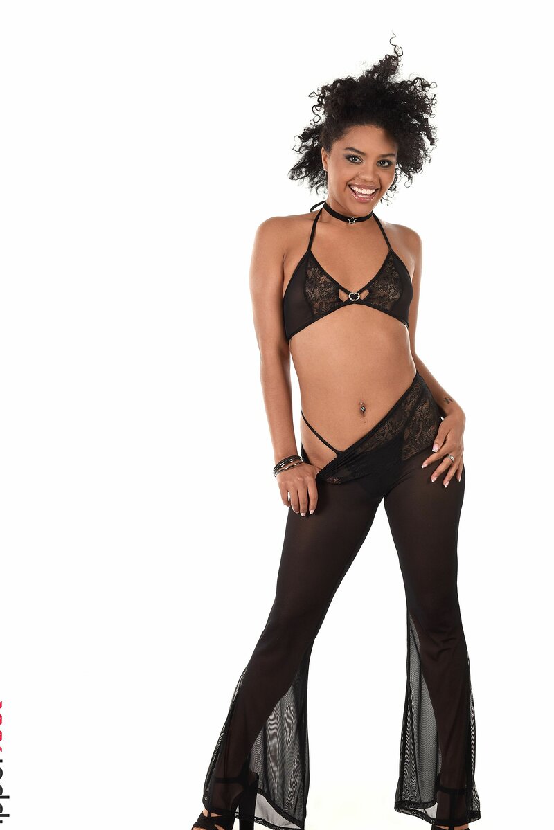 Элиз, 19 лет, 1 размер груди